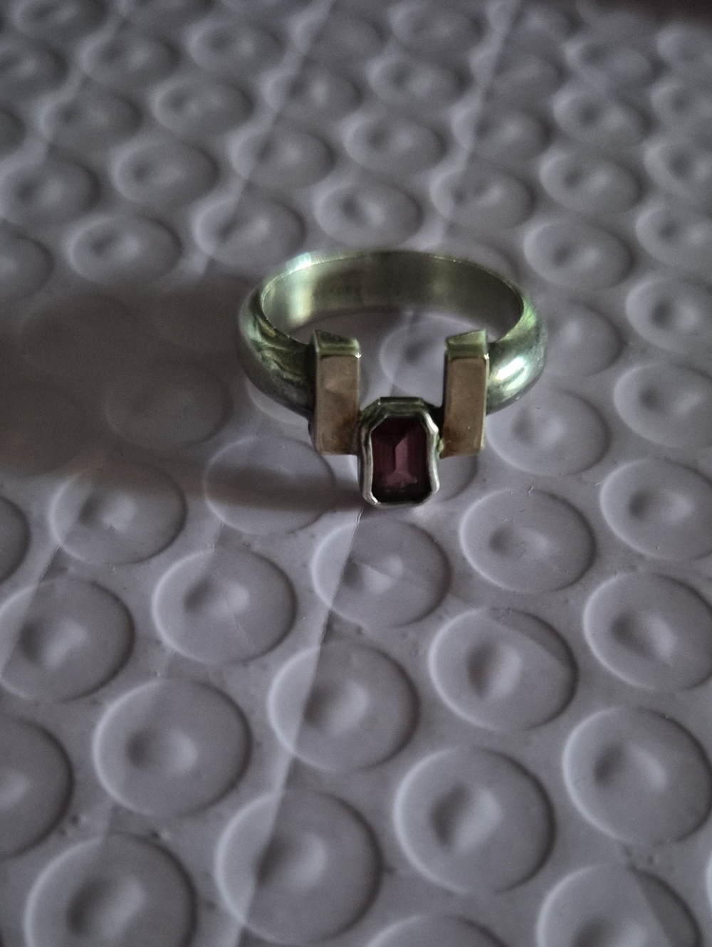 925 Ring size 6, Garnet?